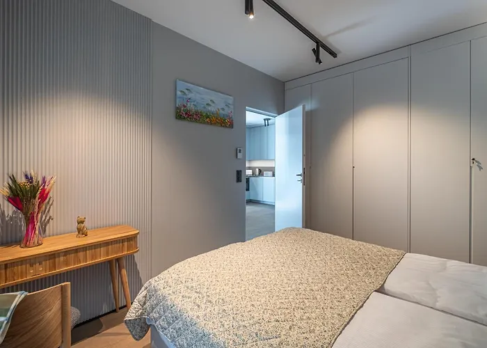 Leśny Ogród - Kompleks Wydma&las - 200 M Do Morza, Widok Na Sosnowy Las, Leśny Ogród O Pow 160 M2, Bezpłatny Parking, Faktura Vat, Ochrona, Plac Zabaw, Boisko Wielofunkcyjne Apartamento *